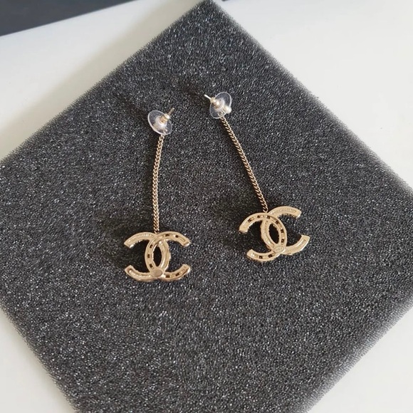 🌈SOLD🌈 Authentic Chanel Earrings - Picture 2 of 4